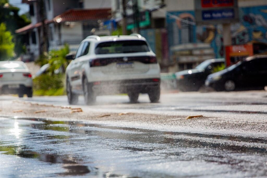 Depois da virada no tempo, sexta tem pancadas isoladas e Carnaval começa com calor
