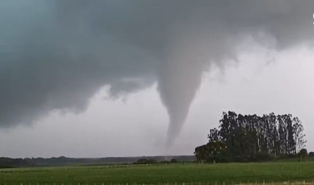 Tornado atinge zona rural e mobiliza Defesa Civil na Região dos Vales