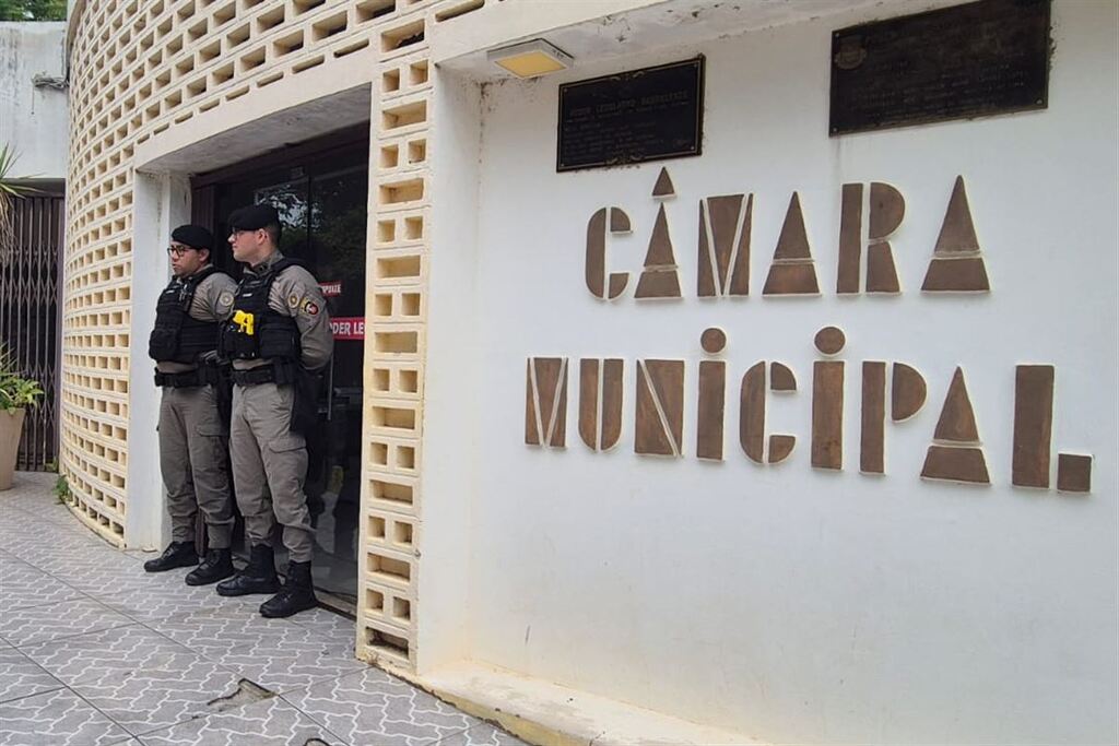 Polícia Civil cumpre mandados e afasta dois vereadores por suspeita de “rachadinha” em São Gabriel