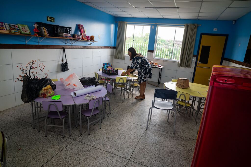 Foto: Vinicius Becker - Na sexta-feira, o momento era de preparação das salas da Escola Municipal de Educação Infantil Circe Rocha, no Bairro Diácono João Luiz Pozzobon. Tudo para receber os alunos para mais um ano de atividades e aprendizados