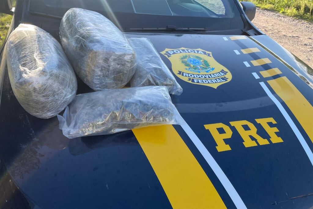 Passageiro é preso com droga escondida em mala durante viagem em Caçapava do Sul