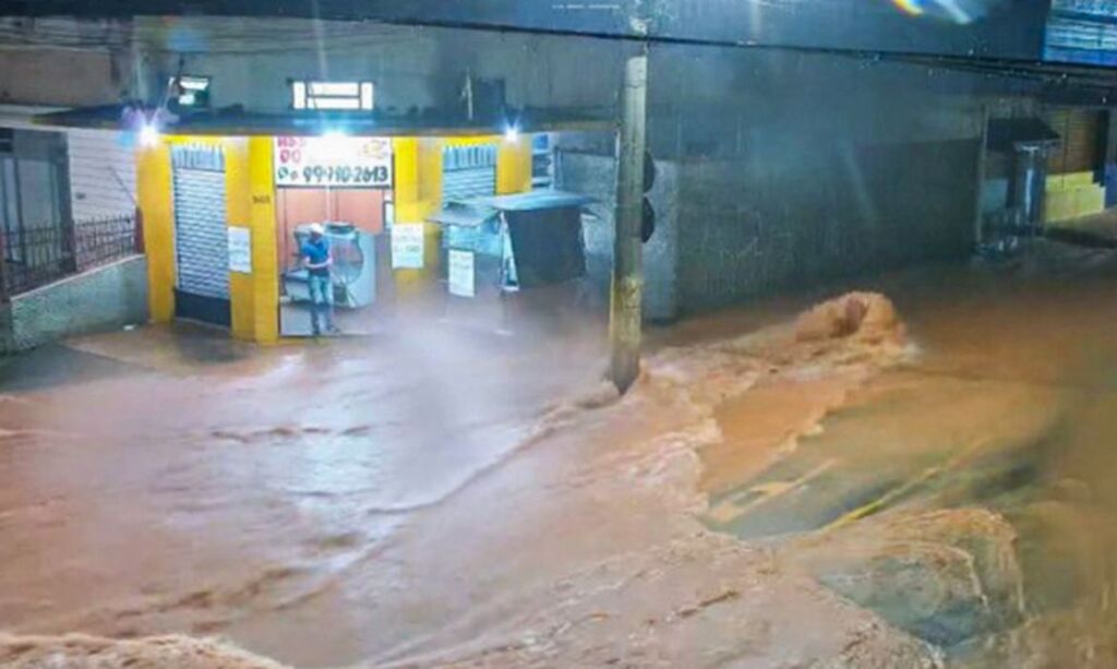 Foto: Frame Câmera de segurança Juiz Fora (Divulgação) - Prefeitura do município mineiro decreta estado de calamidade pública