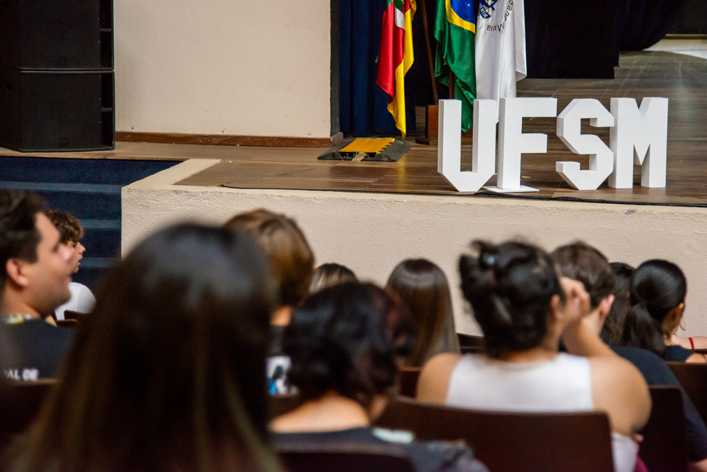 Reitora destaca acolhimento aos calouros no início do semestre na UFSM; confira programação