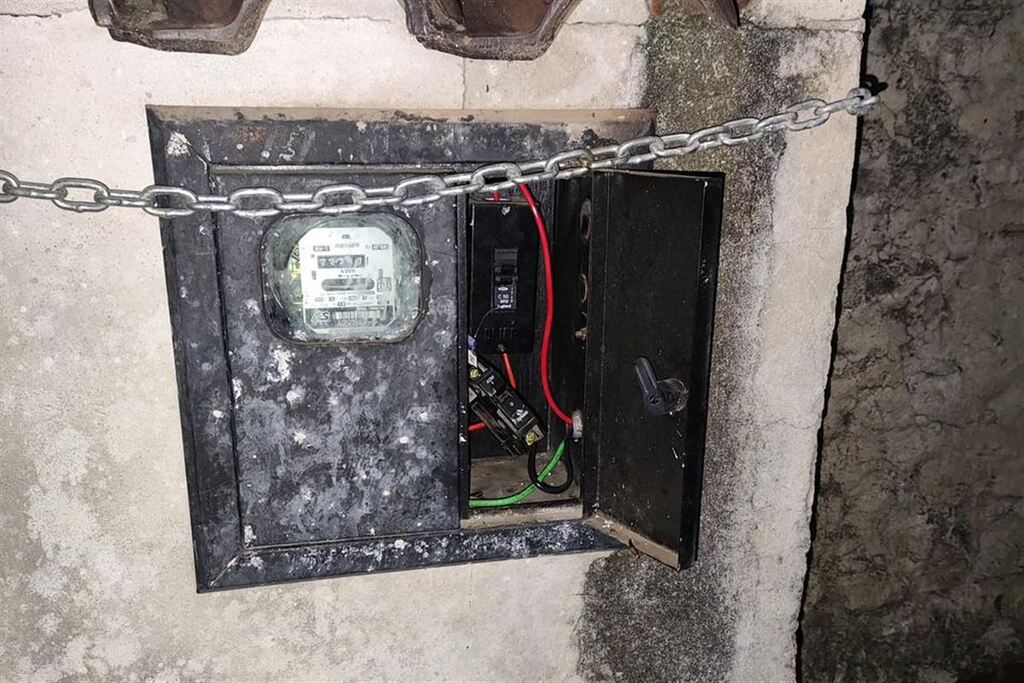 Homem é detido ao tentar furtar medidor de energia elétrica no centro de Santa Maria