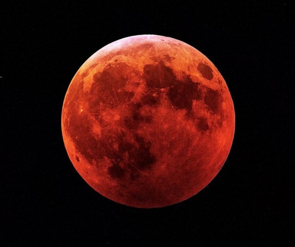 VÍDEO: “Lua de Sangue” é registrada nesta terça-feira; confira imagens e entenda o fenômeno
