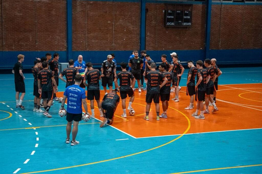 Foto: Higor Malescha/UFSM Futsal - Primeiro treino em quadra foi no ginásio do Centro de Educação Física de Desportos (CFED) da instituição
