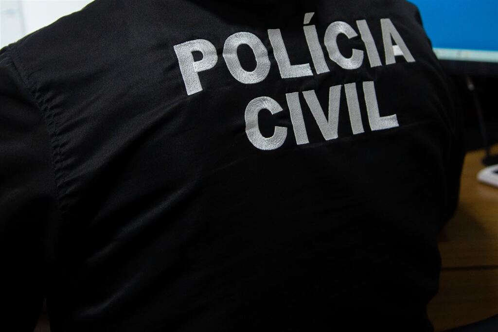 título imagem Filho é preso após violar ordem judicial que protegia a mãe