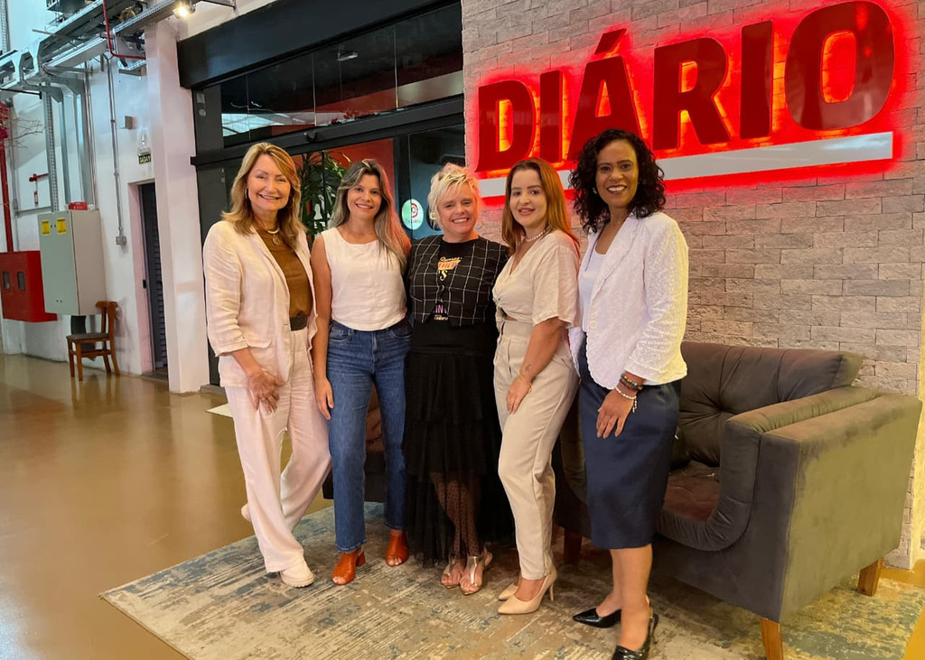 Galeria de imagens: EDIÇÃO 01: Na esq. Carla Viegas, Michele Bomicieli, Fabiana Sparremberger (ao meio), Cyntia Weissheimer e Débora Evangelista.