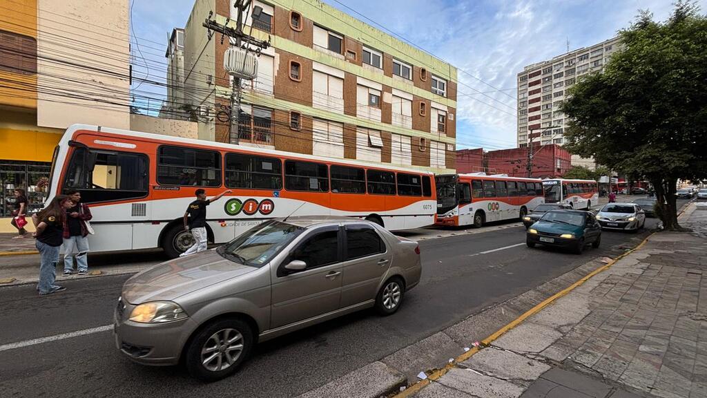 Procurador da prefeitura critica bloqueio de ônibus por estudantes e chama protesto de “lamentável” em Santa Maria
