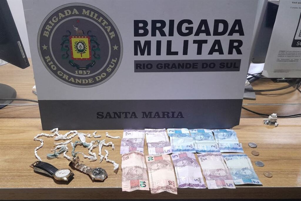 Homem é preso com mais de 80 pedras de crack em Santa Maria