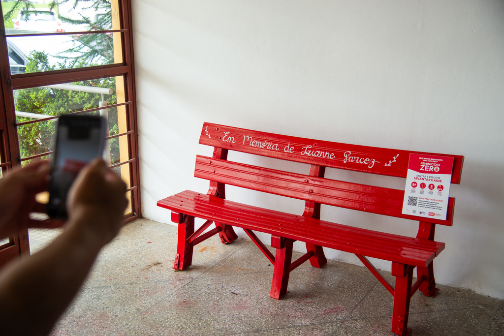 Fotos: Vinicius Becker (Diário) - Este é o segundo Banco Vermelho instalado na universidade.