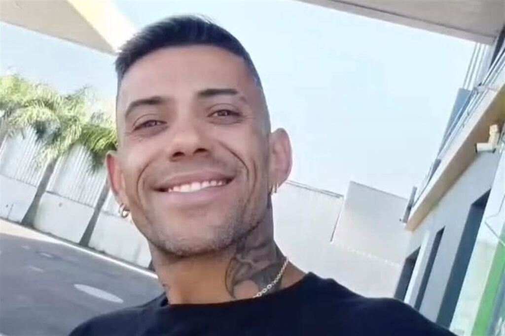 Polícia prende suspeitos de homicídio de estudante no pátio de escola em Santiago