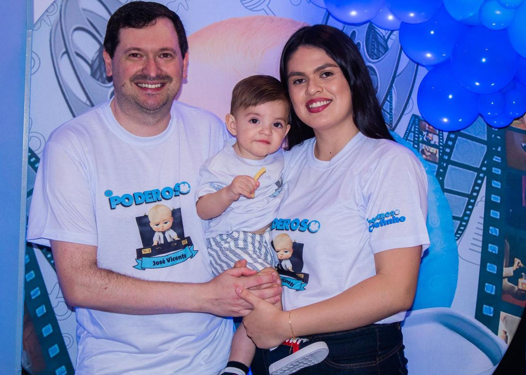 Galeria de imagens: Rafael junto de sua família, Sabrina Cardoso e José Vicente.