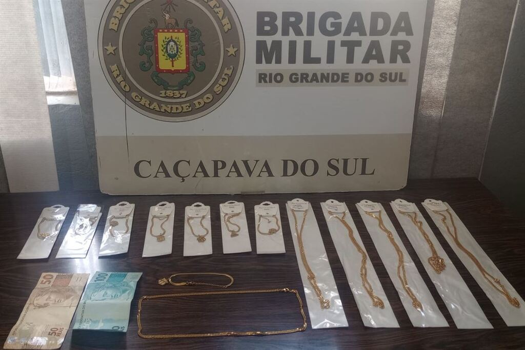Jovem é preso e adolescente é apreendido por furto no centro de Caçapava do Sul
