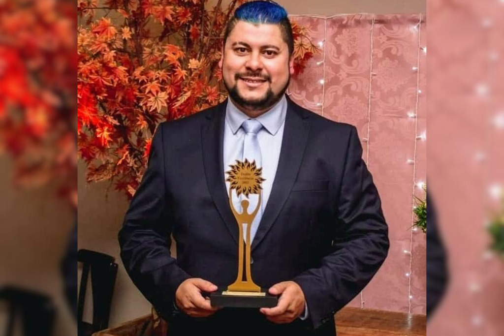 Galeria de imagens: Quando foi destaque como apresentador da TV HVINTE ,  emissora on-line transmitida pelo YouTube