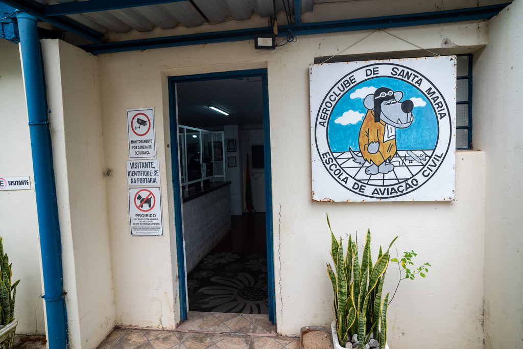 Fotos: Vinicius Becker (Diário) - A formação básica de pilotos começa em escolas de aviação como o Aeroclube de Santa Maria, etapa que antecede a carreira nas companhias aéreas.