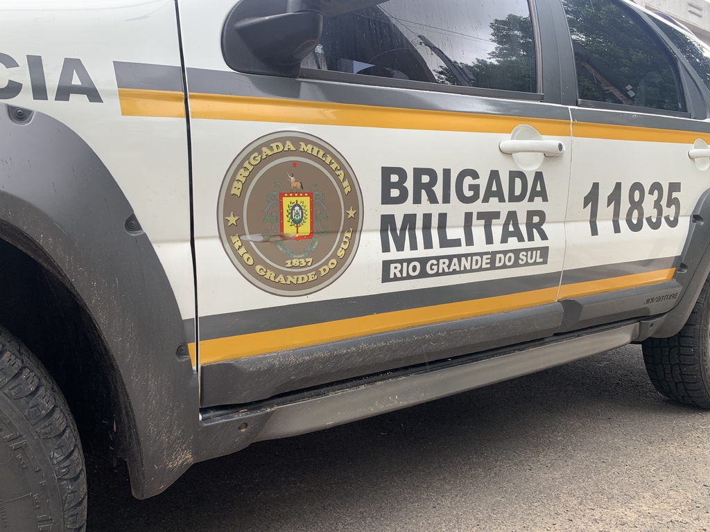 Homem é preso por violência doméstica após mulher e filha ficarem feridas em Santa Maria