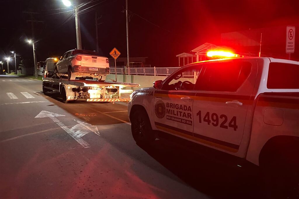 Operação da Brigada Militar fiscaliza veículos e apreende carro em São Pedro do Sul