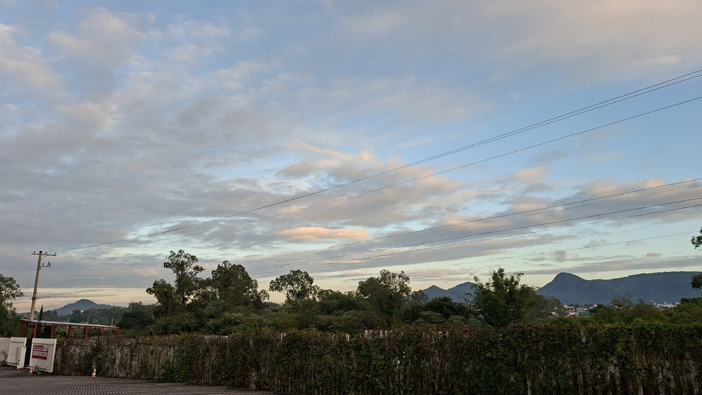Quarta-feira tem sol entre nuvens e pouca chuva em Santa Maria; calor volta a ganhar força até o fim de semana