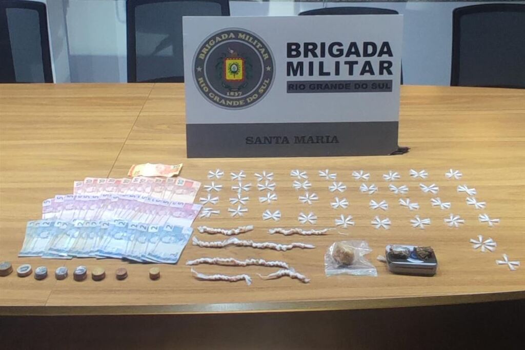 Adolescente desaparecido é encontrado, mas acaba apreendido com mais de 200 pinos de cocaína