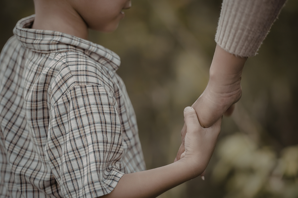 “Educar meninos hoje é o melhor investimento em segurança pública”, diz psicóloga sobre prevenção da violência contra mulheres