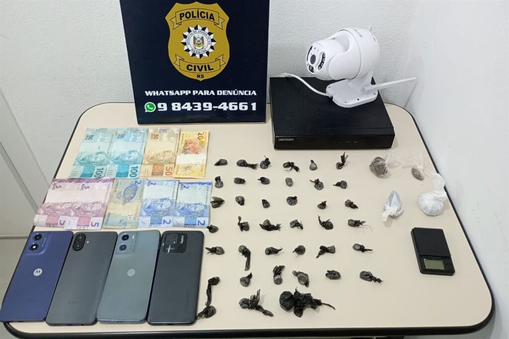 Jovem com antecedentes é presa em flagrante por tráfico de drogas em cidade da região