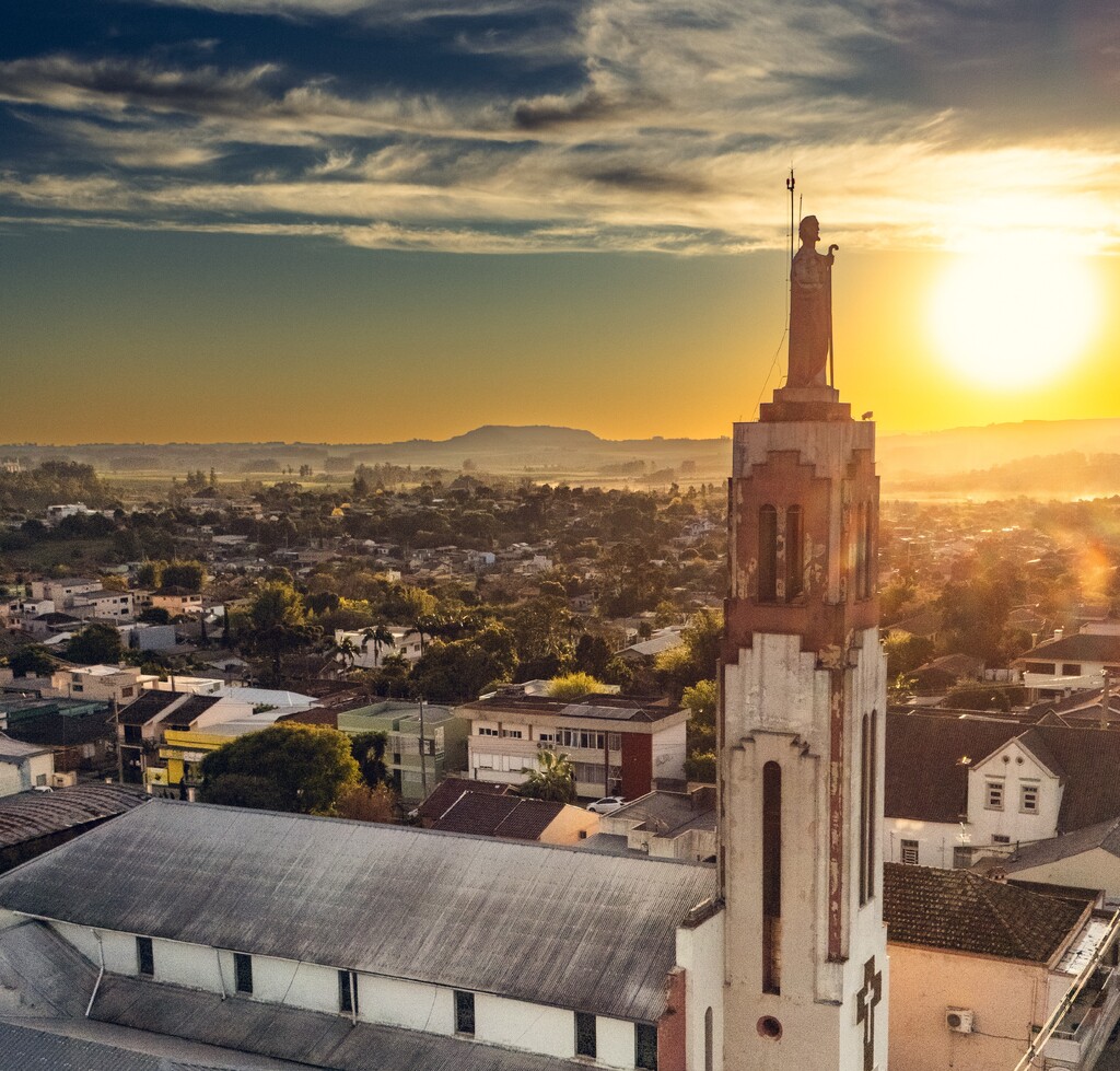 Centenário sob o olhar dos  filhos e bênçãos do padroeiro