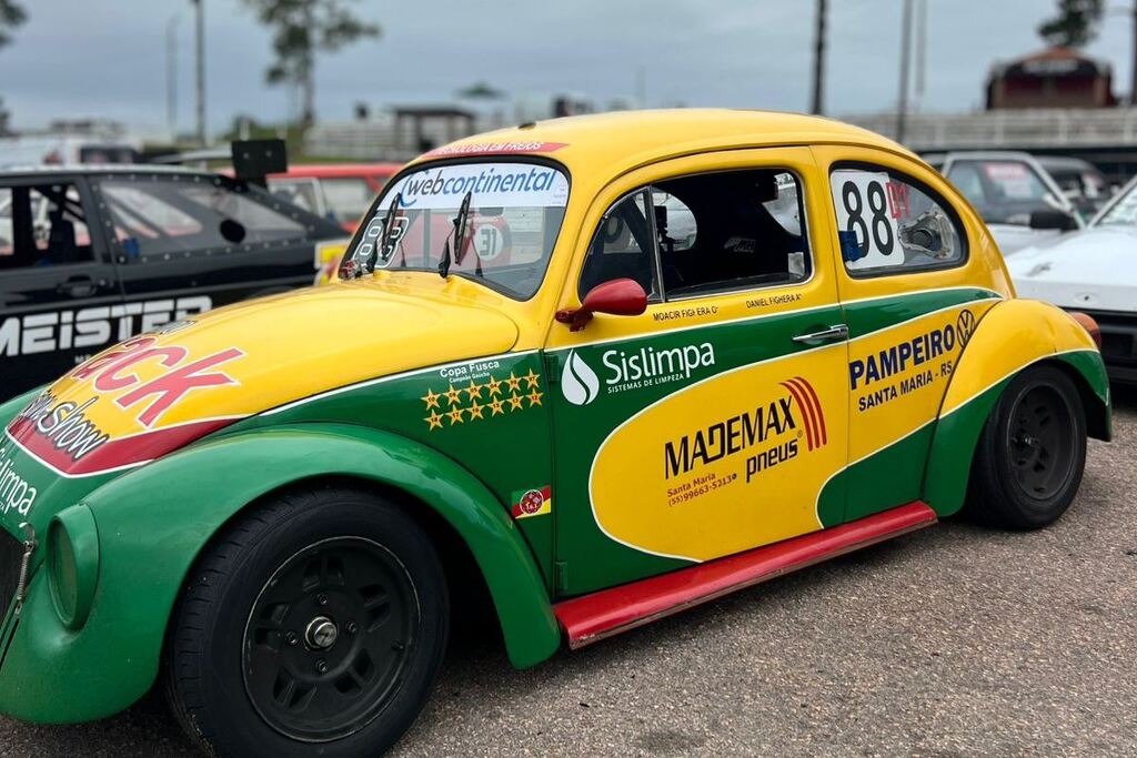 Foto: Márcia Saccol - Pilotando seu Fusca verde e amarelo de número 88, o santa-mariense venceu as duas baterias