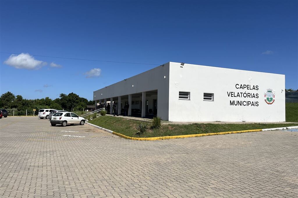 Tentativa de resgate de menor infrator durante velório termina com policiais agredidos em Santa Maria