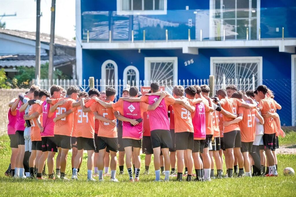 Foto: Renata Medina (Inter-SM) - Guris do Alvirrubro venceram na estreia, folgaram na segunda rodada e voltam a jogar nesta sexta-feira (27)