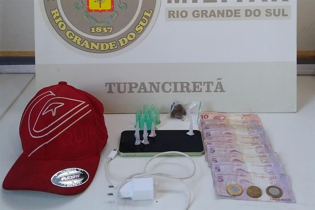 Tentativa de fuga termina com apreensão de drogas em Tupanciretã