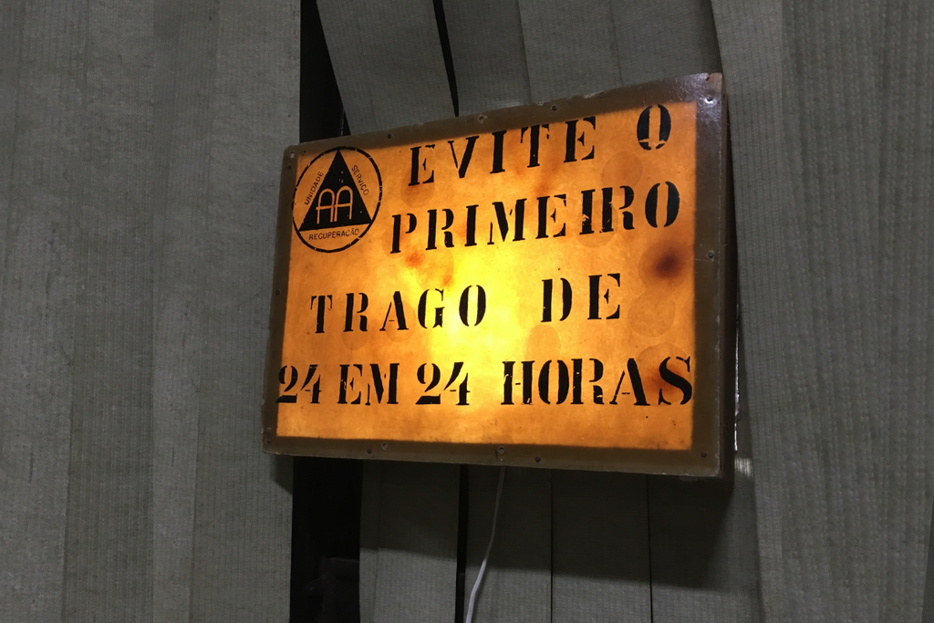 Grupo de Alcoólicos Anônimos de Santa Maria amplia reuniões online para sábados e registra maior presença de jovens e mulheres