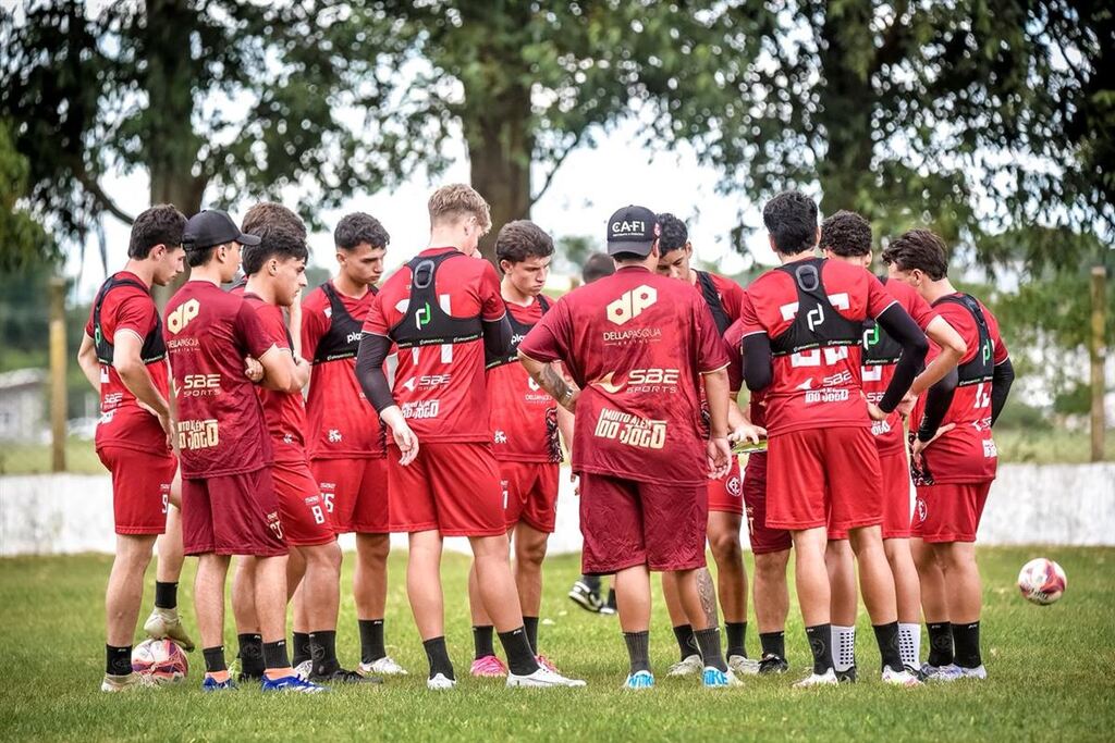 Foto: Renata Medina (Inter-SM) - Equipe alvirrubra perdeu na estreia para o São José de Porto Alegre por 2 a 0, e faz a primeira partida no Presidente Vargas diante do Tricolor Gaúcho, neste sábado (28), às 15h