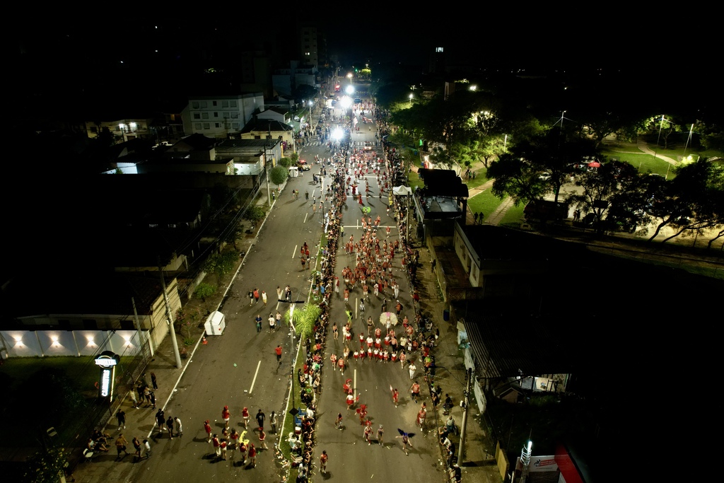 Jovem é baleado nas nádegas durante Carnaval de Rua em Santa Maria