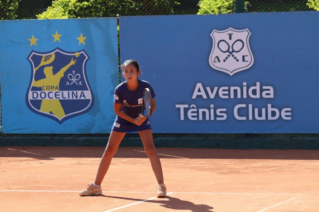 Foto: Viviane Campos (ATC) - Competição reuniu mais de 300 atletas nas quadras do Avenida Tênis Clube, na sexta-feira (27), sábado (28) e domingo (29)