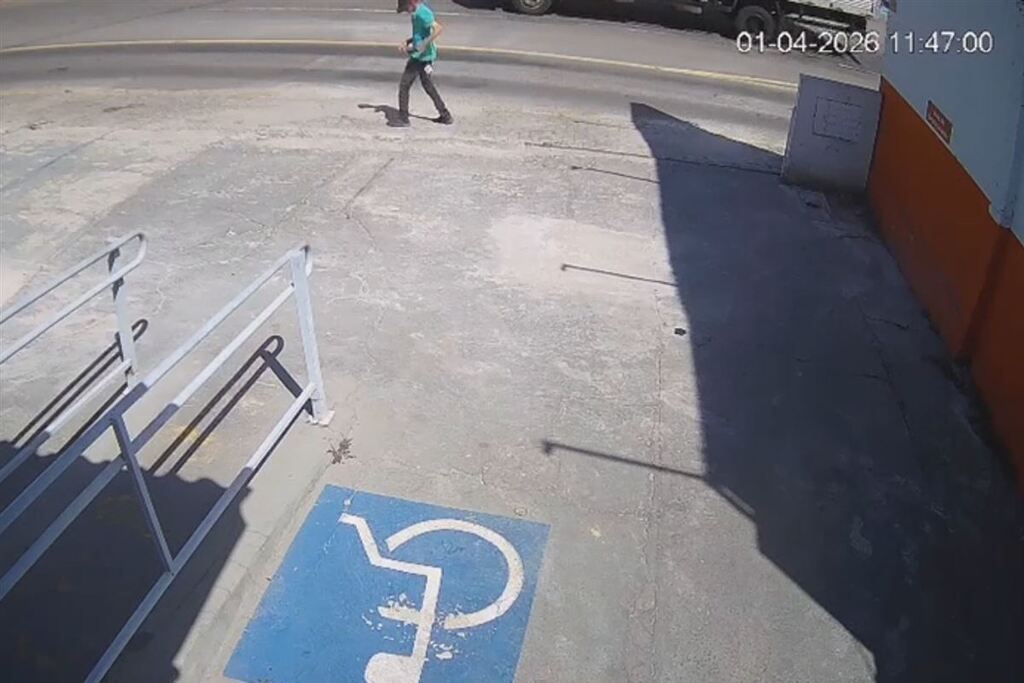 Exemplo em meio à rotina: homem encontra mais de 500 reais na rua e consegue encontrar o verdadeiro dono