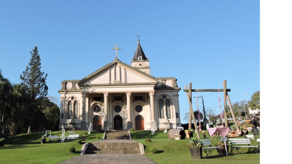 Galeria de imagens: Igreja Matriz Corpus Christi, no distrito de Vale Vêneto, em São João do Polêsine