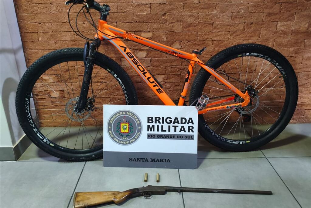 título imagem Homem é preso por porte ilegal de arma e receptação em Santa Maria