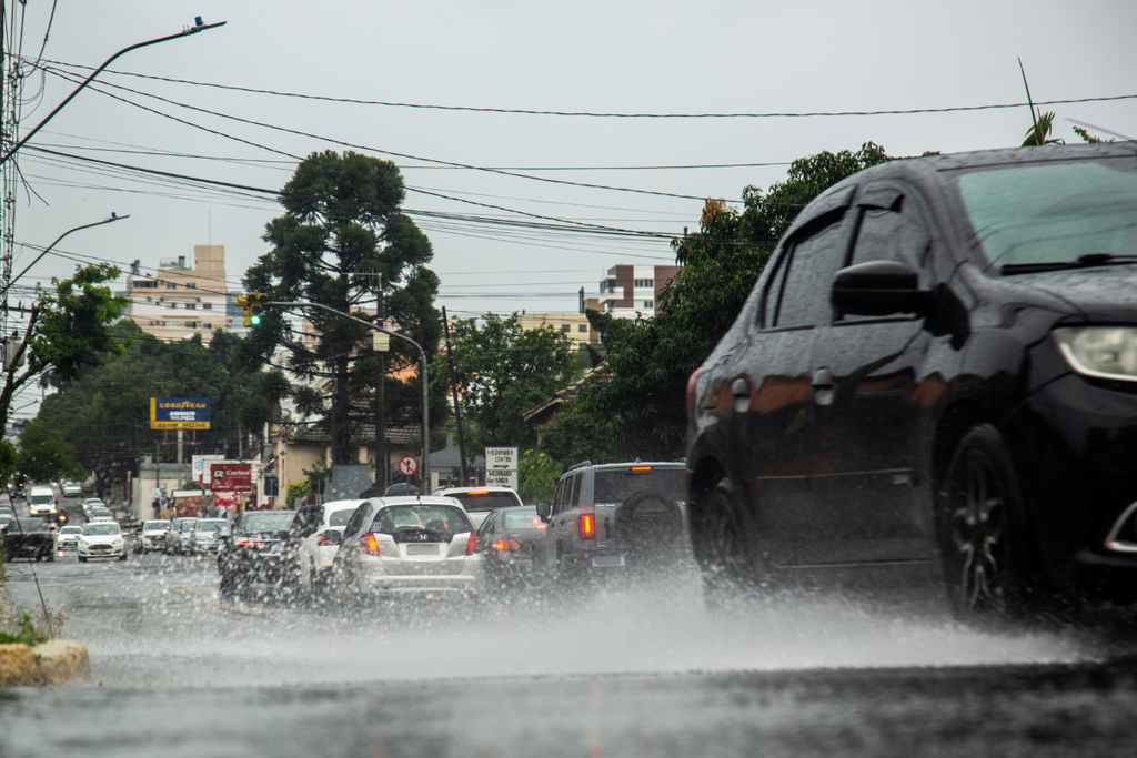 Após chuva superar 100mm em 24 horas, Santa Maria terá vento forte e queda nas temperaturas