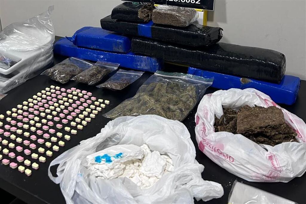 Casal é preso com grande quantidade de drogas em apartamento no centro de Santa Maria