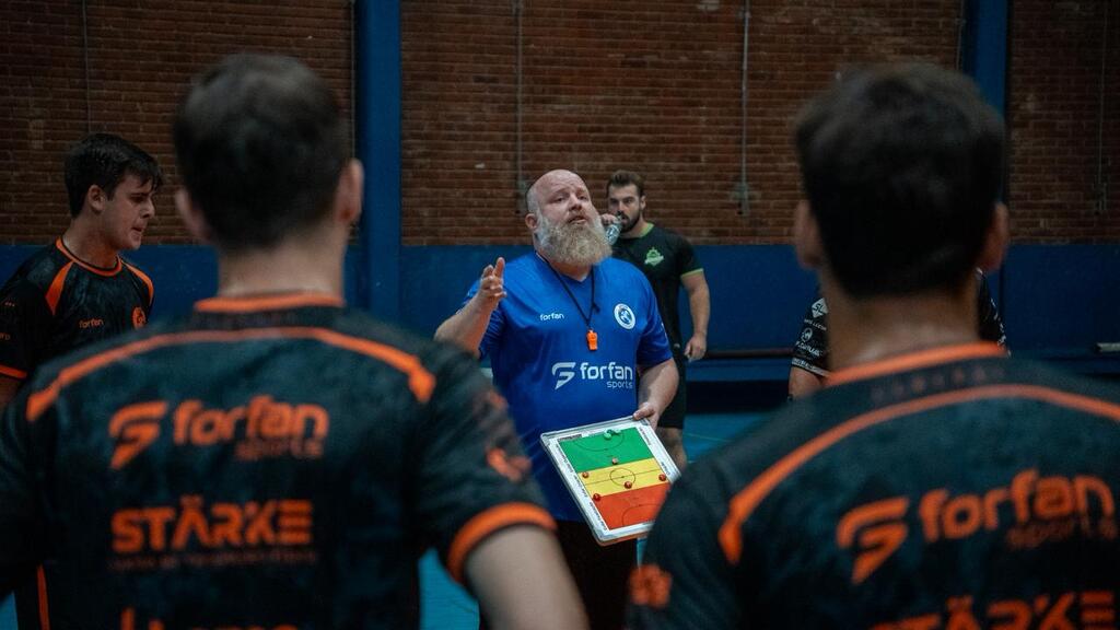 Foto: Igor Malescha/UFSM Futsal - Time do técnico Gabriel Pranke terá duelos e viagens difíceis na primeira fase