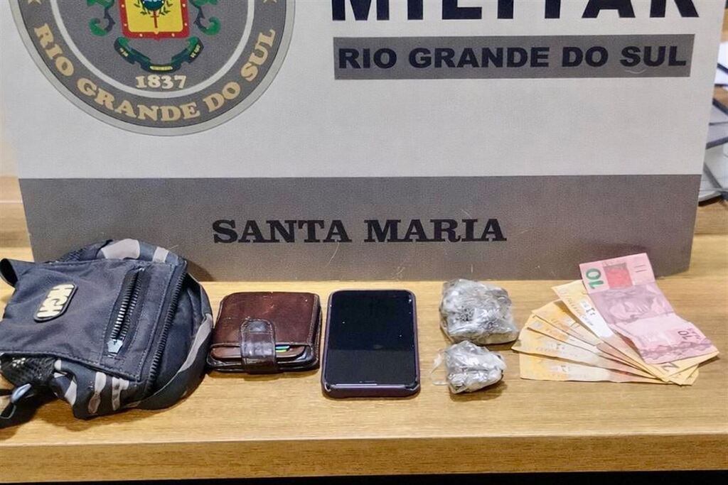Jovem é preso com drogas durante operação da Brigada Militar em Santa Maria