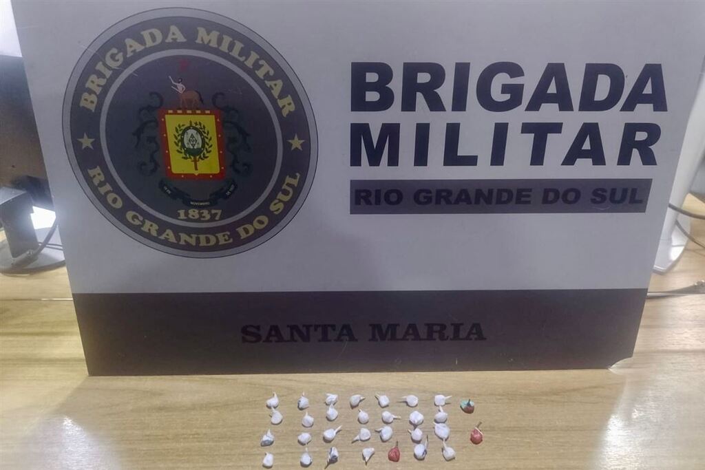 Adolescente é apreendida com 30 porções de cocaína em Santa Maria