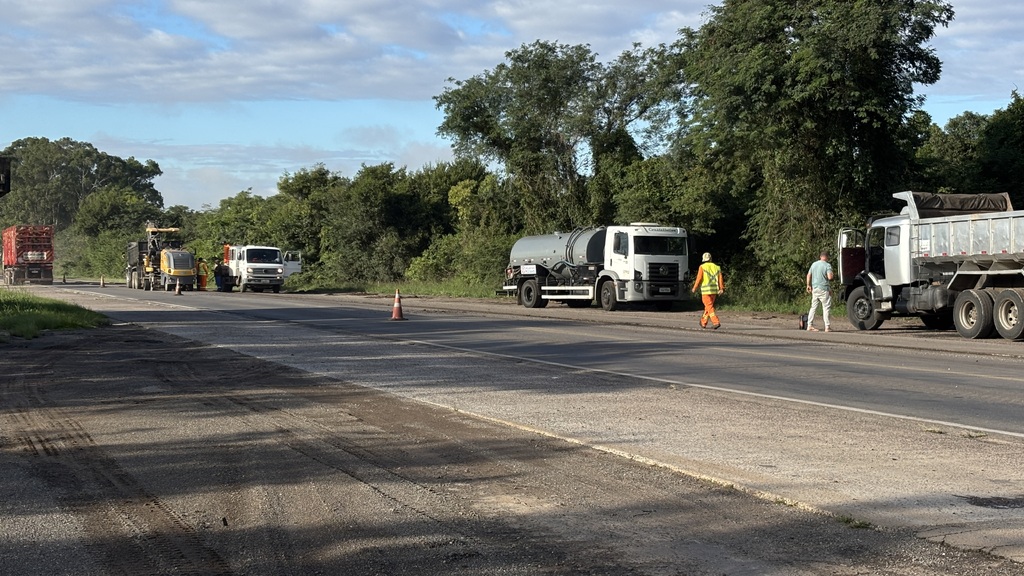BR-392 em Santa Maria tem pare e siga e desvio de pista durante obras; saiba quais são eles