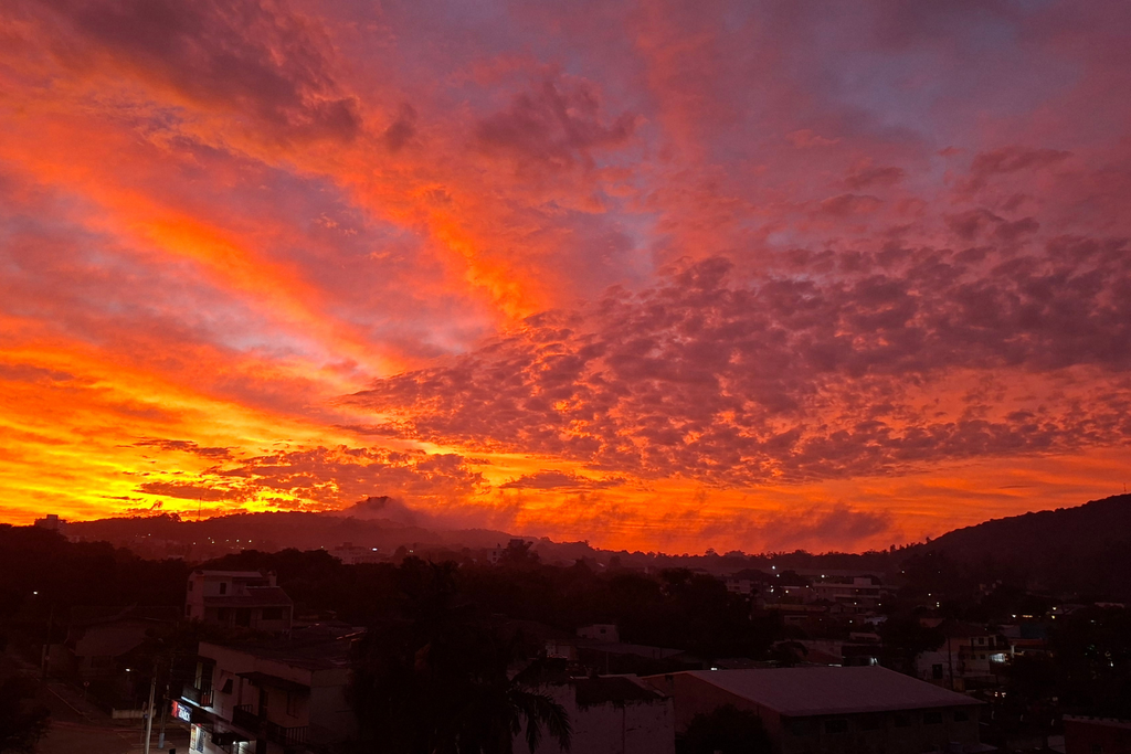 Após amanhecer colorido no céu de Santa Maria, instabilidade avança e pode provocar temporais a partir desta quarta-feira