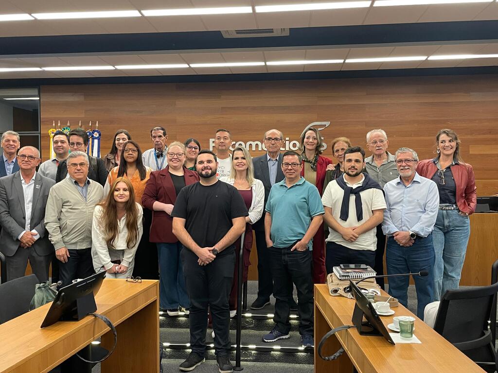 Comitiva de Santa Maria realiza visita técnica à Fecomércio-RS