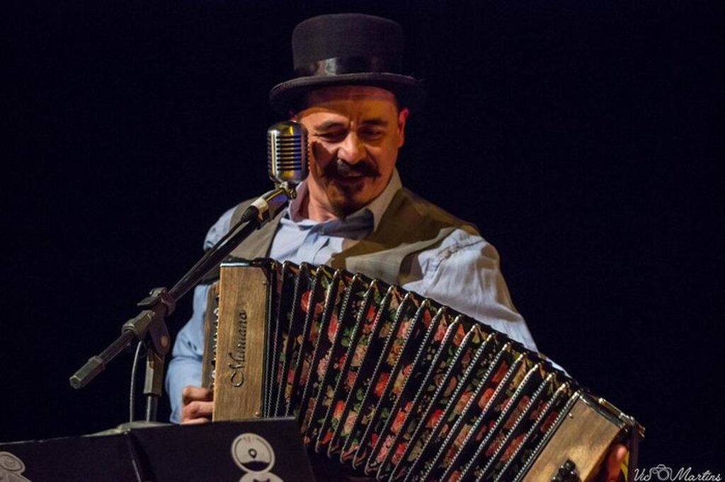 Foto: Vic Martins (Divulgação) - Pirisca Grecco participou do songbook de Pimentel, Léguas de Milongas (2011) cantando em português e em espanhol