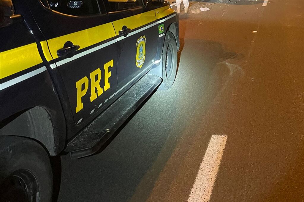 Motorista morre em colisão entre dois caminhões na BR-153, em Caçapava do Sul