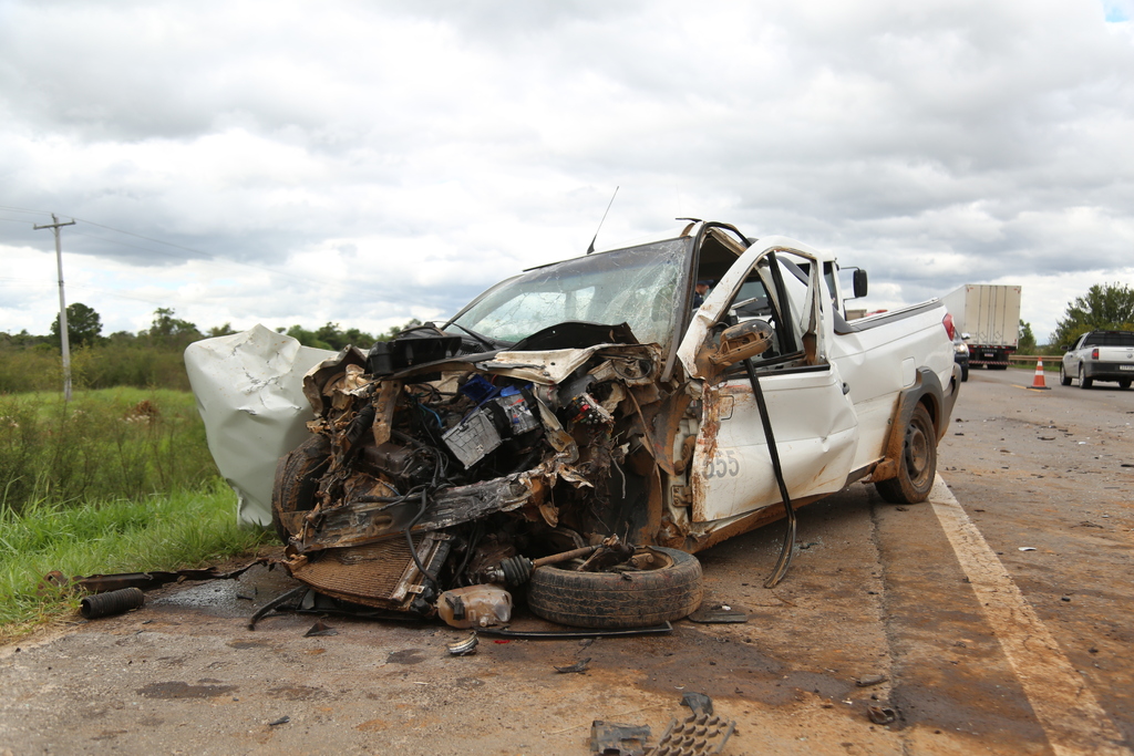 VÍDEO: Acidente com seis veículos deixa motorista em estado grave e bloqueia a BR-392 em Santa Maria