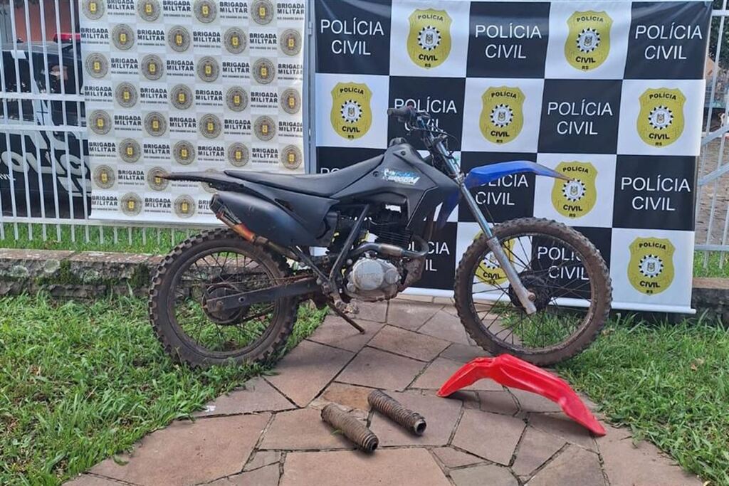 título imagem Em menos de 24 horas, motocicleta é furtada, adulterada, repassada a terceiro e recuperada pela polícia em Pinhal Grande